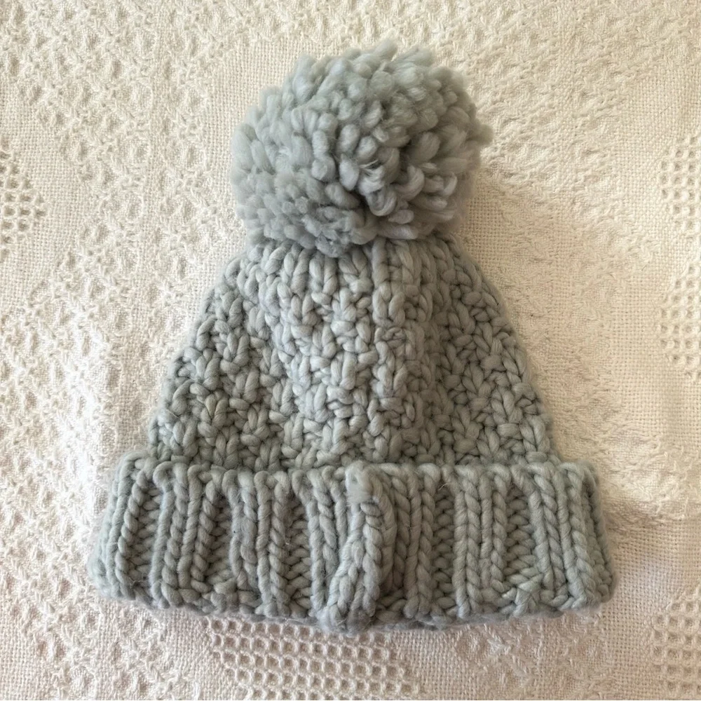 Pom Pom Beanie Hat Womens OS Light Gray Knit Nordic Winter Ski Preppy Boho NEW